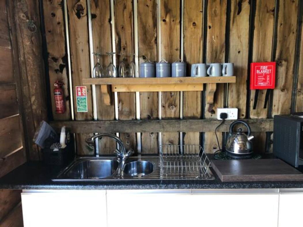 Shepherds Hut At The Retreat *