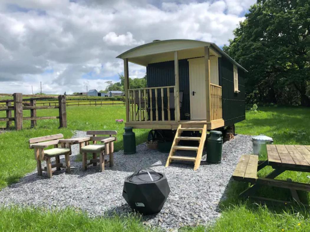 Shepherds Hut At The Retreat Oswestry