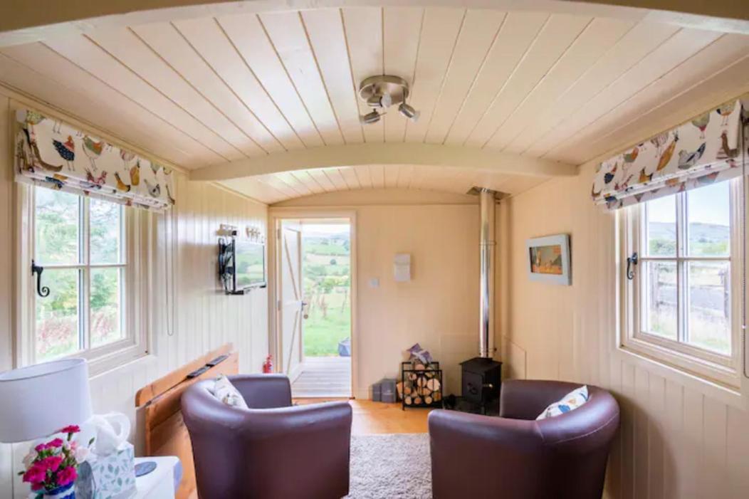 Luxury tent Shepherds Hut At The Retreat Oswestry