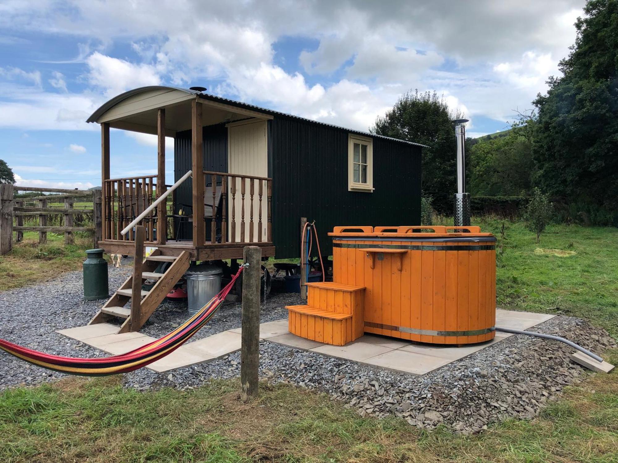 Shepherds Hut At The Retreat * Oswestry